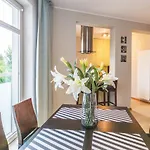 公寓 Glow Apartments, Marina *