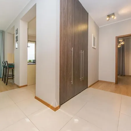 Glow Apartments, Marina *