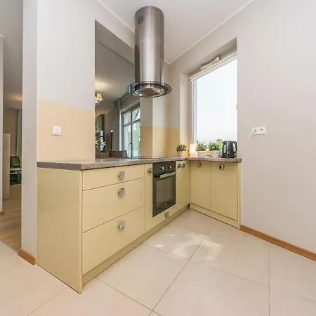 Glow Apartments, Marina *