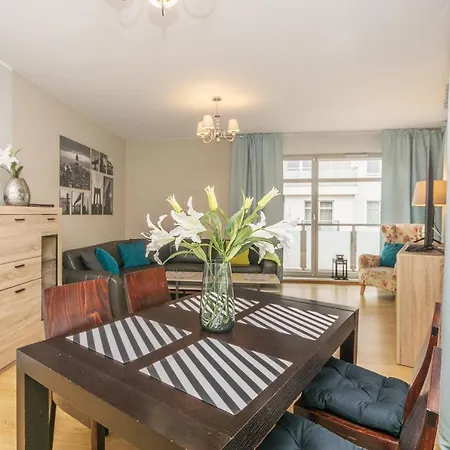 Apartament Glow Apartments, Marina