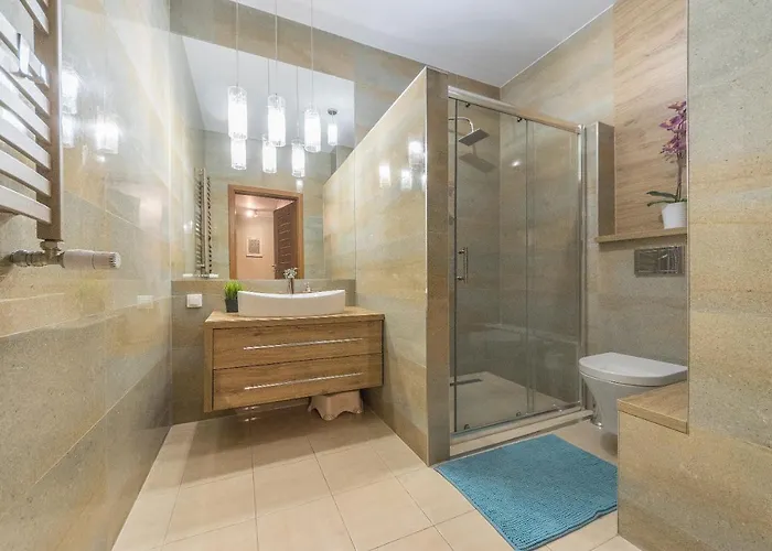 Glow Apartments, Marina *